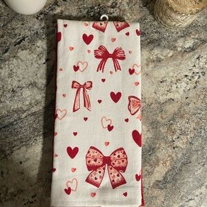 Red and White Bow and Heart Patterned Towel
3 Towels